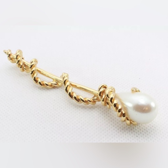 🚨3 for $15🚨 LILLY’S - Straight Pin Brooch with Faux Pearl - Picture 2 of 4